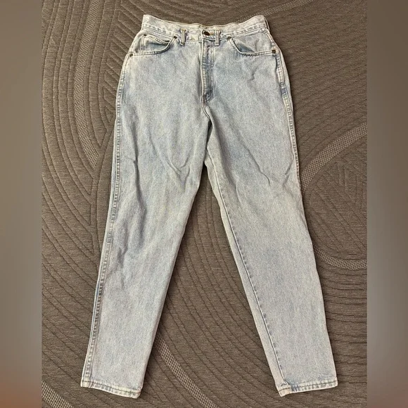Chic 90s Vintage Jeans - Picture 2 of 9